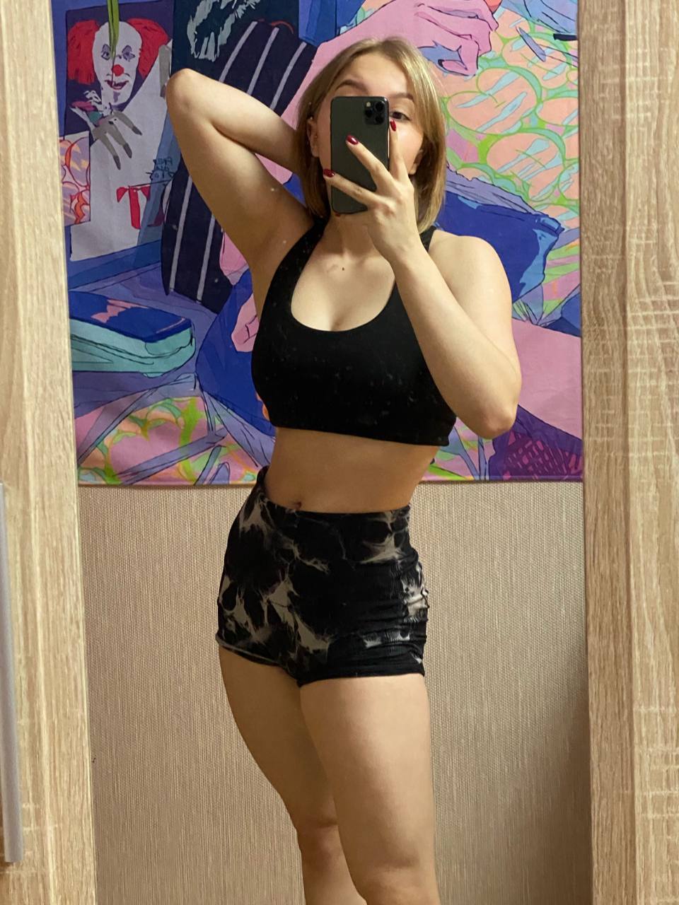 Откровенное селфи Musclekitty в спортивном нижнем белье. Откровенное селфи Musclekitty в спортивном нижнем белье.