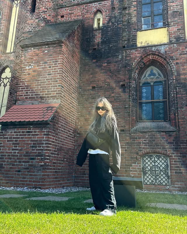 Стримерша Ксяша "Ksyasha" (25 фото Ксеньи Тарасовой слитых в сеть)