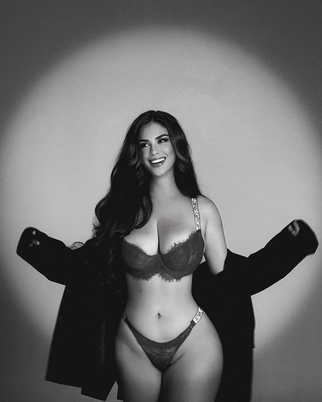 Стримерша плюс-сайз Катя "Katerina999" Долматова (30 фото слитых в сеть)