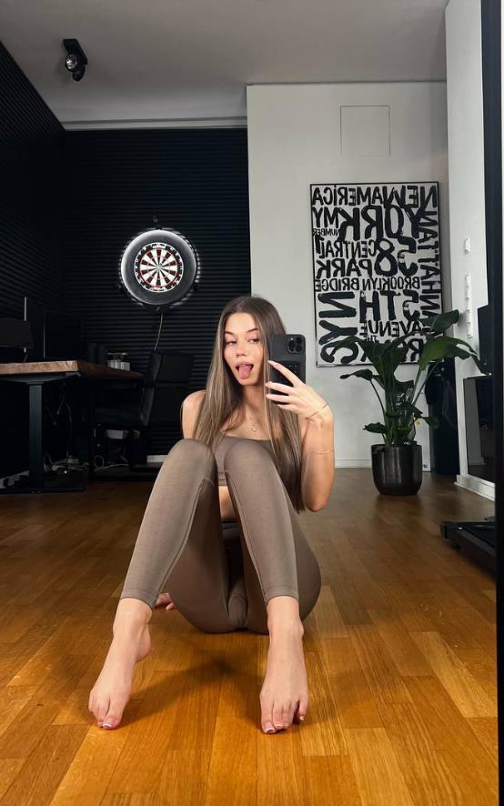 Немецкая стримерша Viktoriakpa (30 фото слитых в сеть)