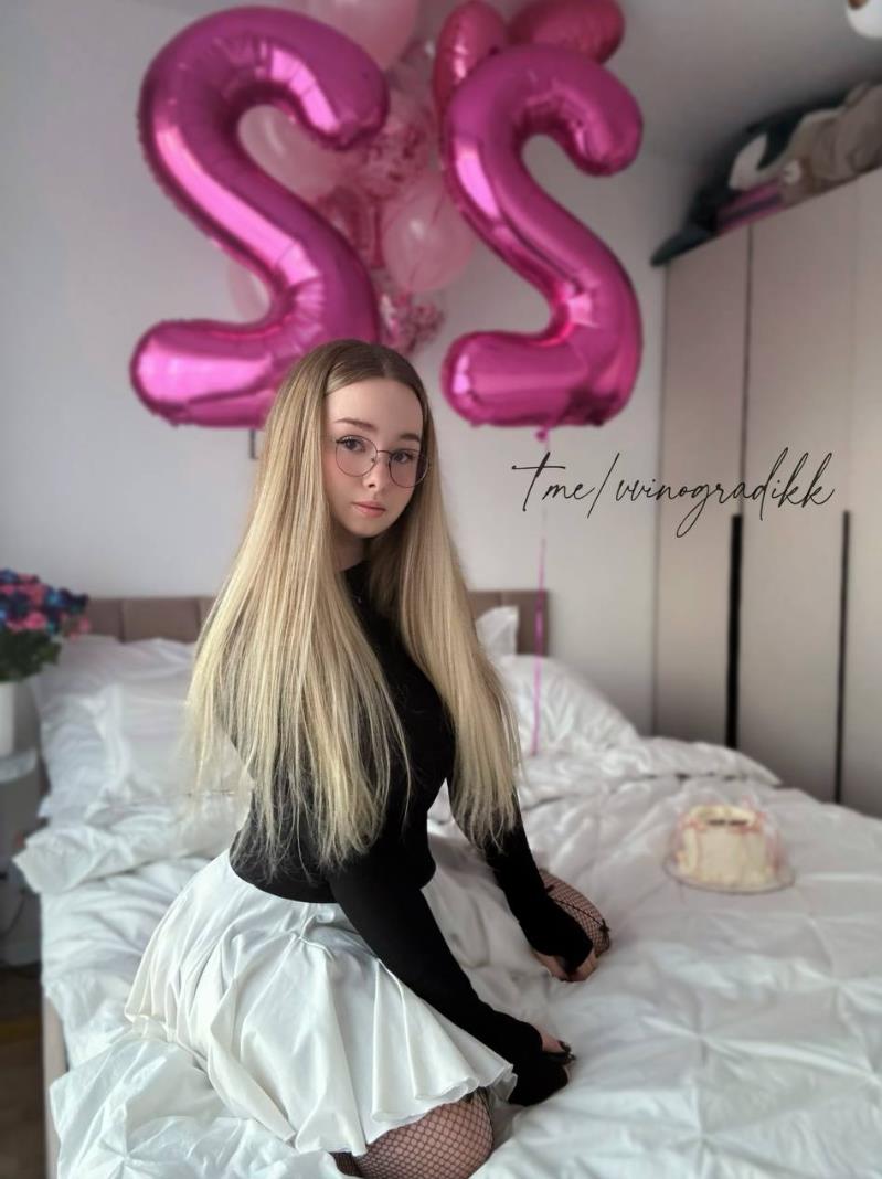 Модель из ТГ Алина "vvinogradikk" (43 фото слитых в сеть)