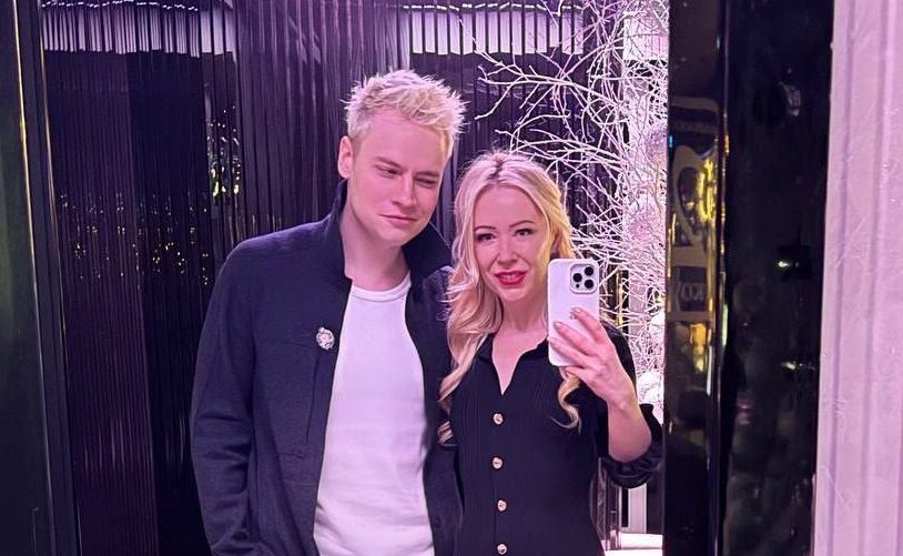 Смешное селфи от Мизулиной с её молодым человеком Ярославом Дроновым. Смешное селфи от Мизулиной с её молодым человеком Ярославом Дроновым.