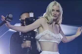 Аня Тейлор-Джой практически голая на презентации трейлера фильма «Ущелье» в Бразилии