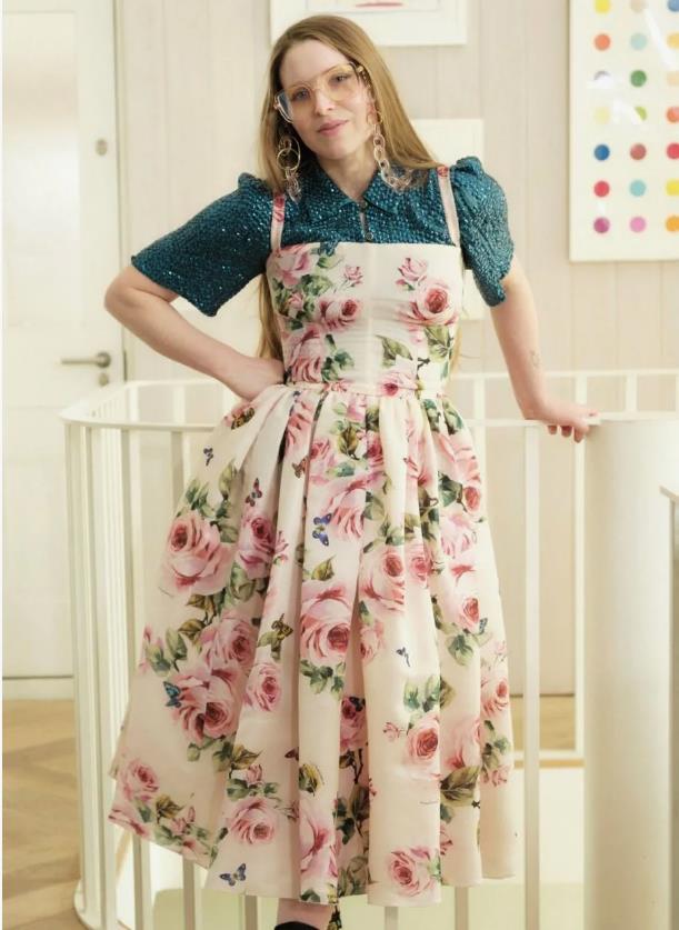 Очаровательная Jessie Cave в летнем платье. Очаровательная Jessie Cave в летнем платье.