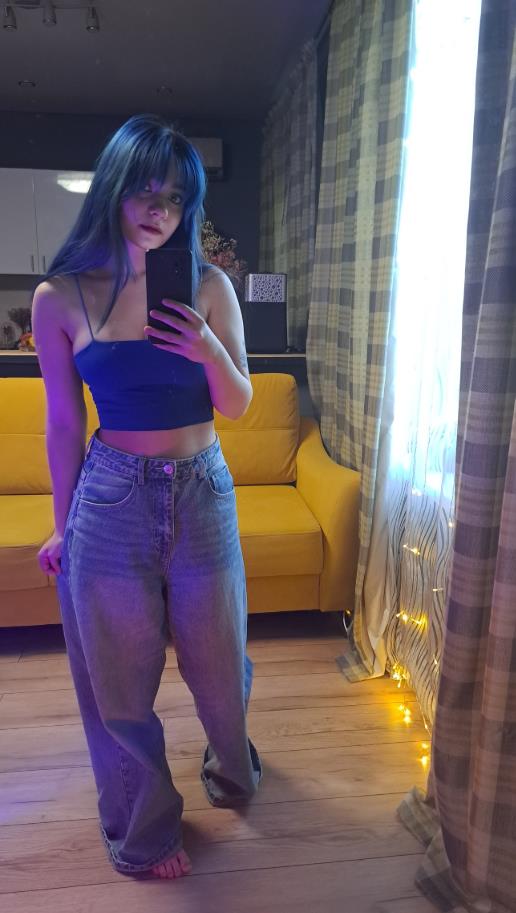 А тут Rinajopka сделал селфи в джинсах и топе без лифчика. А тут Rinajopka сделал селфи в джинсах и топе без лифчика.