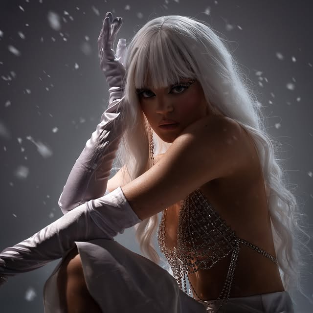 Карина Александрова актриса из сериала "Аутсорс" (20 фото слитых в сеть)