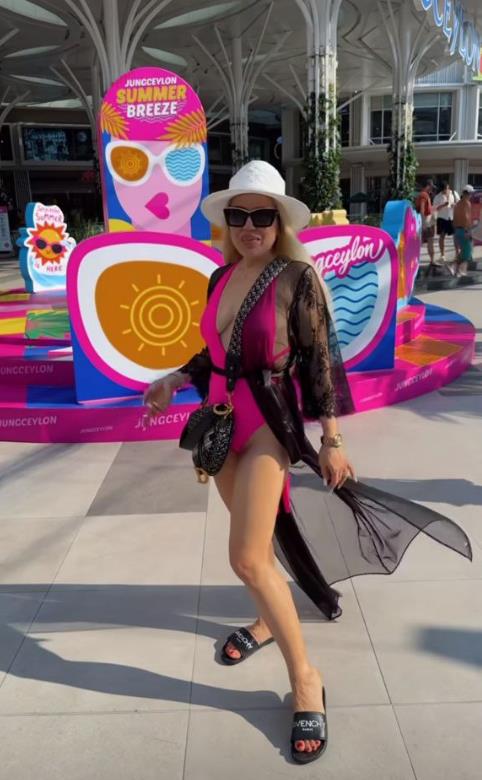 Треш-блогерша Алёнушка ТВ (30 фото + видео слитых в сеть)